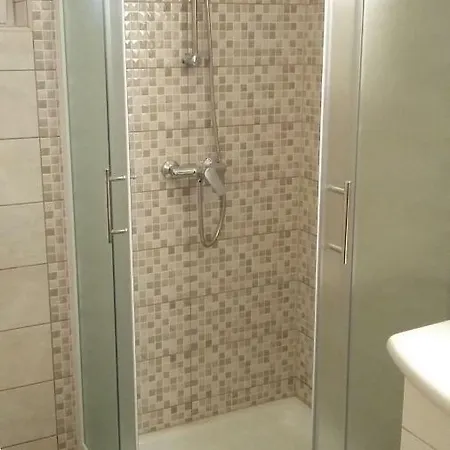 Noemi ゲストハウス 3*