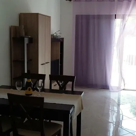 بيت ضيافة Noemi بولا